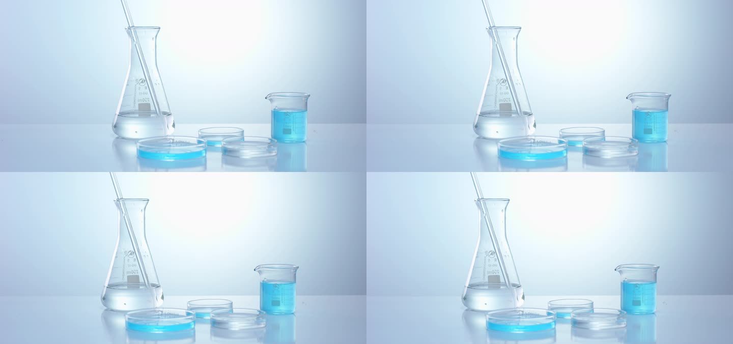 玻璃实验器皿蓝色液体