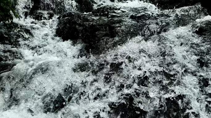 天然水流 高山流水 溪水 溪流