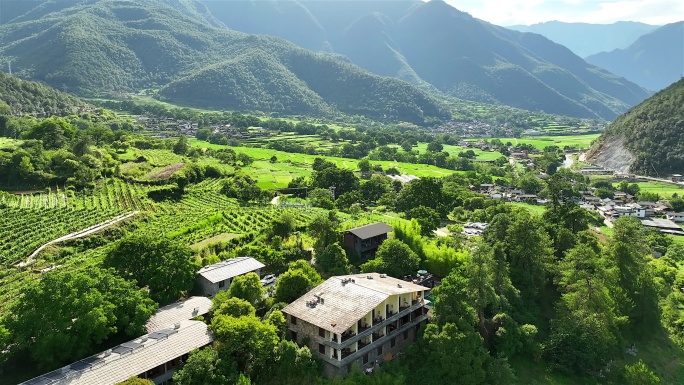 松赞 塔城 梯田 酒店