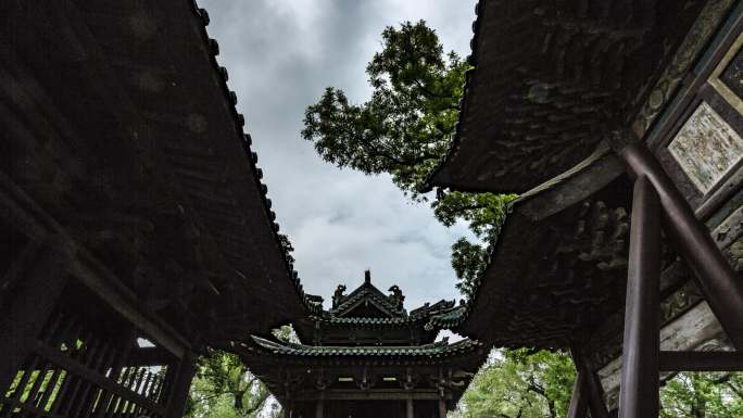 山西太原晋祠古建筑献殿牌坊间流云延时4k