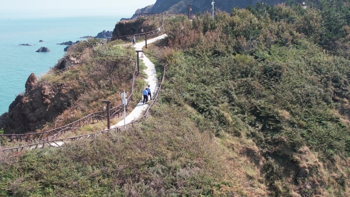 航拍俯瞰山东荣成那香海景区鸡鸣岛风光