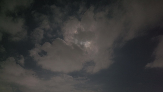 4K台风云遮月亮长视频