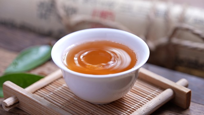 茶红茶茶汤茶水泡茶倒茶滴水