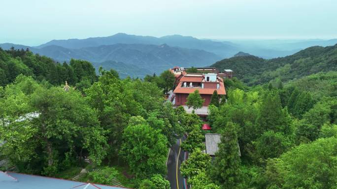 航拍河南信阳旅游5A级鸡公山景区避暑别墅