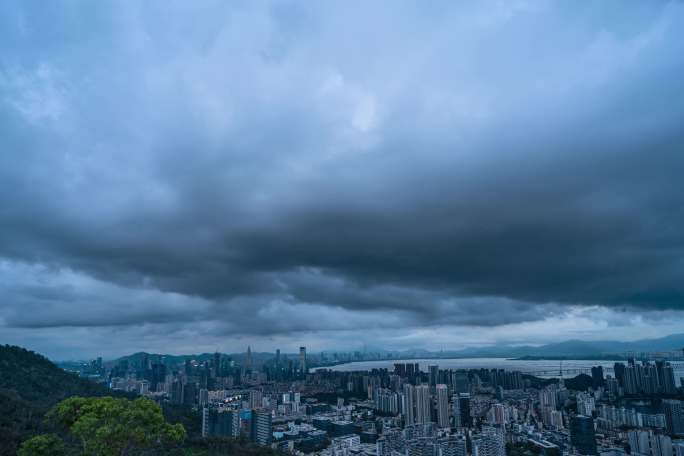 深圳城市上空风起云涌延时