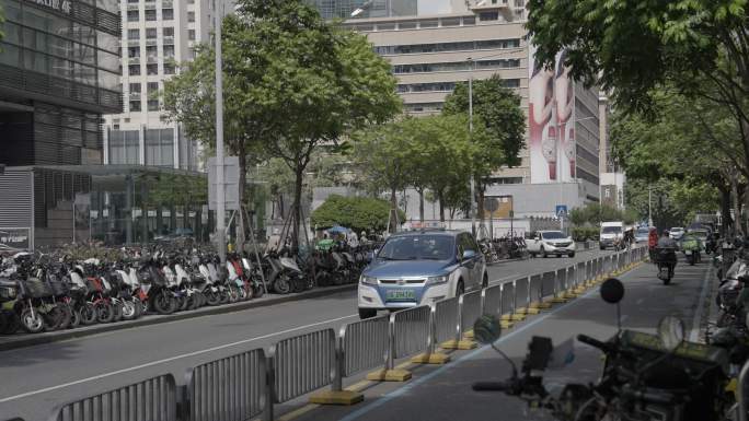 深圳华强北商业街马路