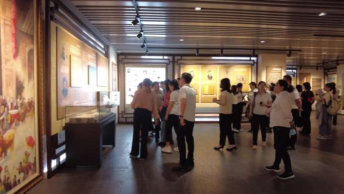 中国保险博物馆保险史教育珍贵藏品观众参观
