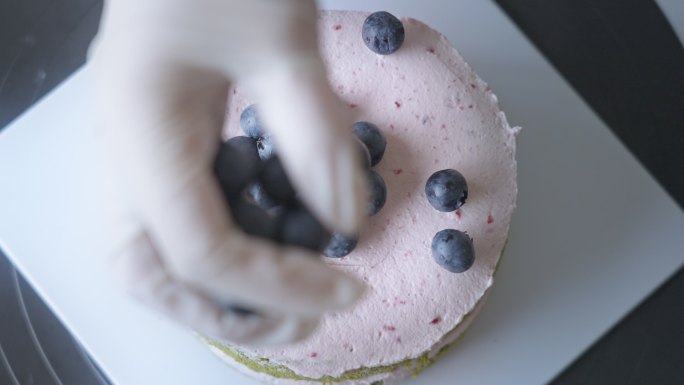 蛋糕甜品制作步骤放蓝莓