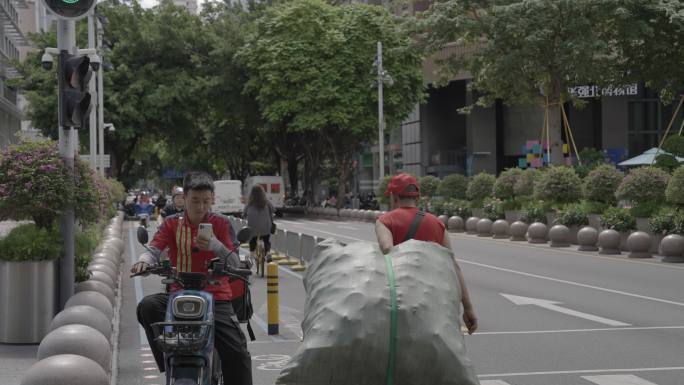 深圳华强北商业街马路