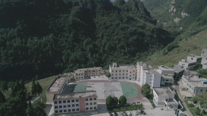 山区小学航拍