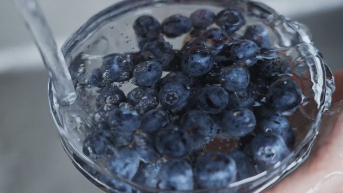 夏日水洗蓝莓