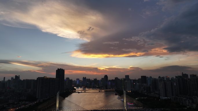 航拍日落夕阳下的珠江