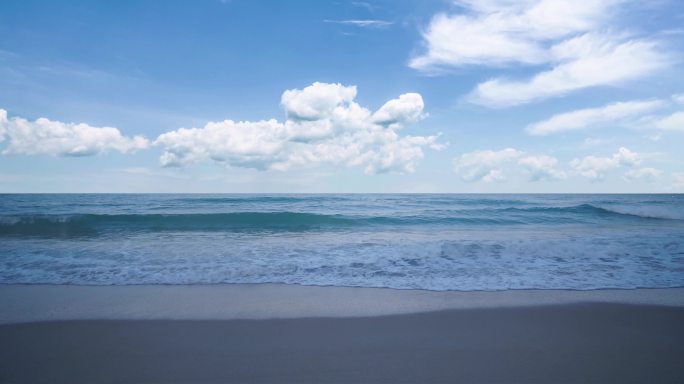 海浪拍打沙滩