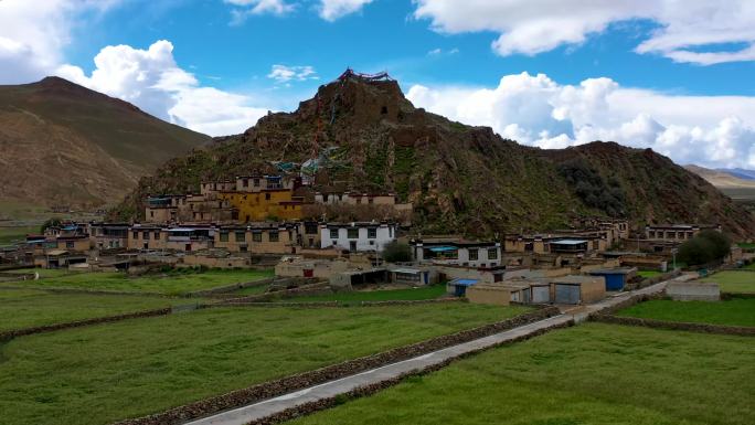 西藏＂一座喇嘛庙，胜抵十万兵＂的典型村庄