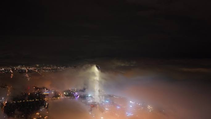 晚上国金穿云夜景