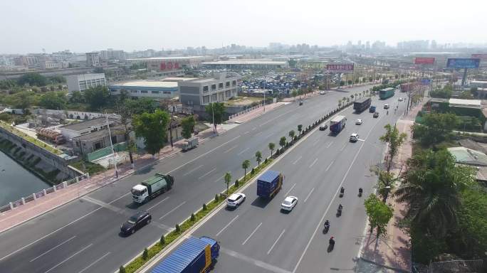 货车进场出场路上行驶4K大货车路上行驶