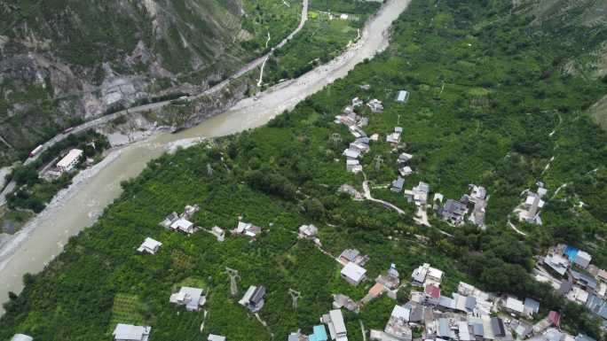 四川阿坝茂县羌乡古寨风景航拍