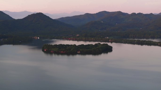 清晨日出4K航拍唯美杭州西湖三潭印月