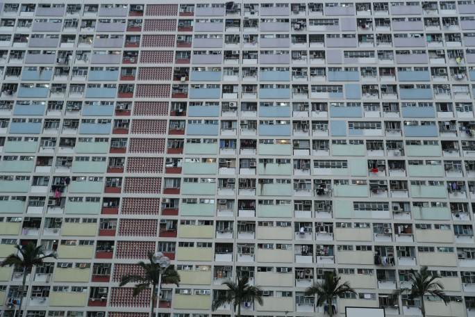香港最大公租屋由白天到傍晚的过程(2条）