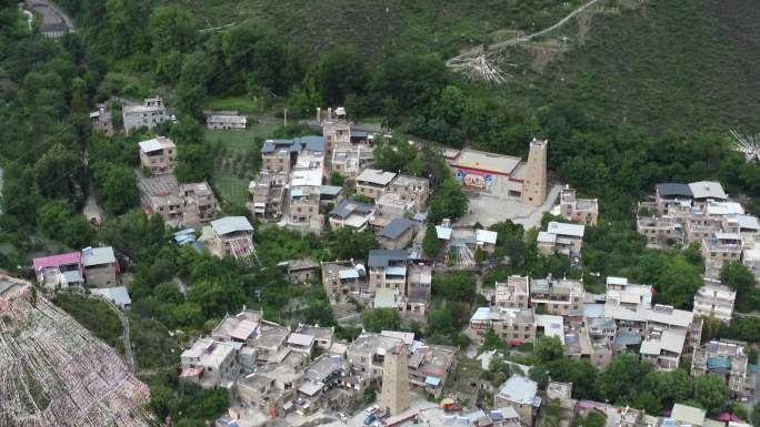 四川阿坝理县甘堡藏寨航拍-01