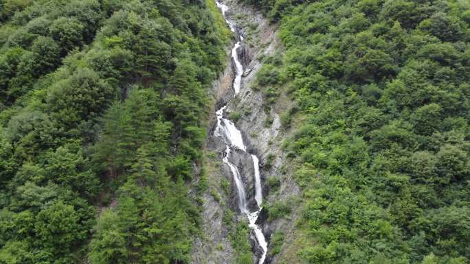 四川阿坝理县孟屯河谷甲尔猛措野瀑布航拍