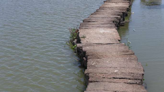 江南浙江绍兴越城区昂桑湖古纤道石板路