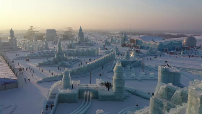 4K哈尔滨冰雪大世界白天航拍