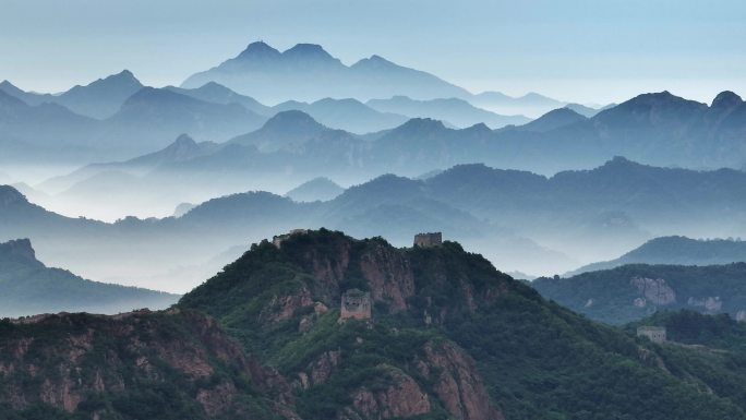 中国历史长城云海日出山河万里水墨画长城