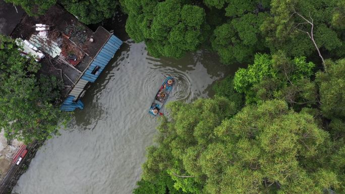 航拍河道清理漂浮物