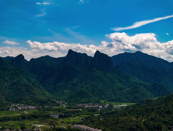 蓝天白云山峰延时摄影