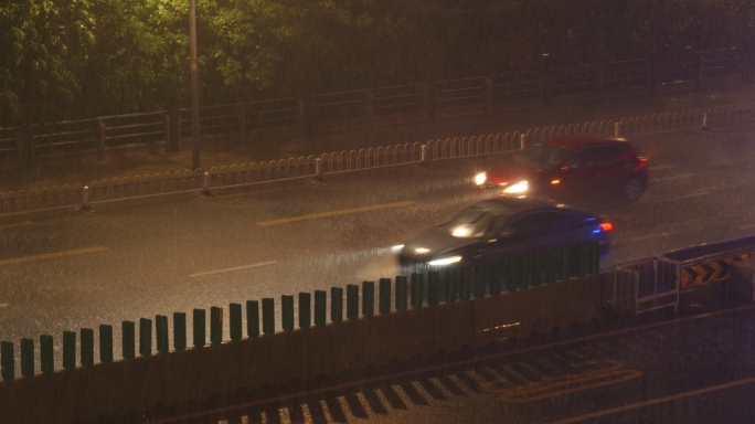 城市暴雨车辆