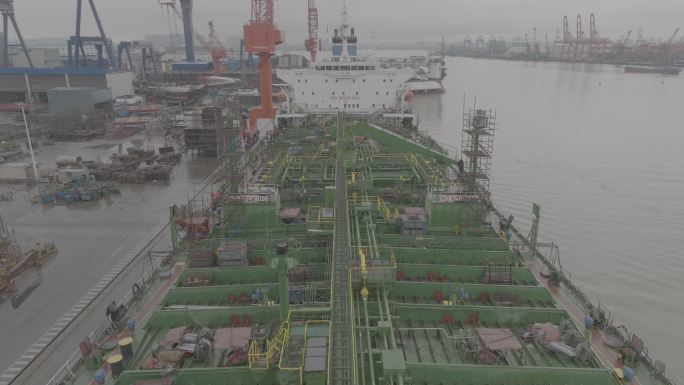轮船航拍修船造船造船厂港口重工业