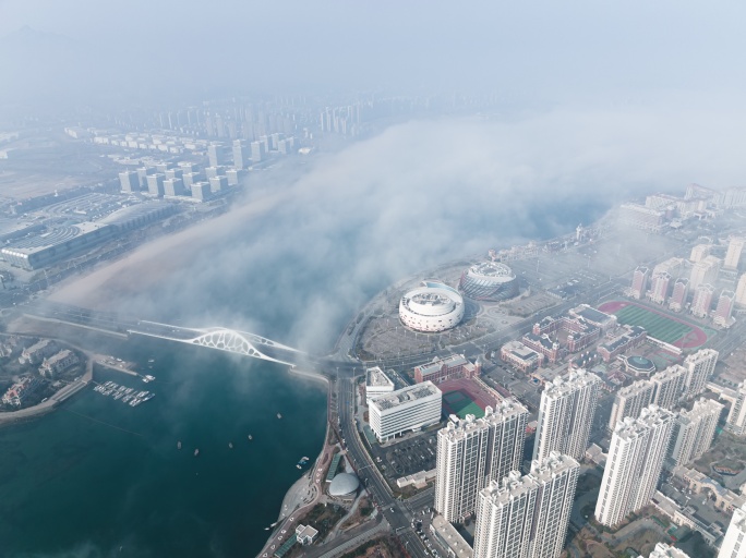 青岛市西海岸新区东方影都星光岛海上平流雾