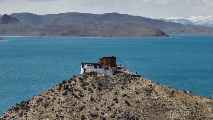 西藏山南羊卓雍措景区羊湖日托寺航拍