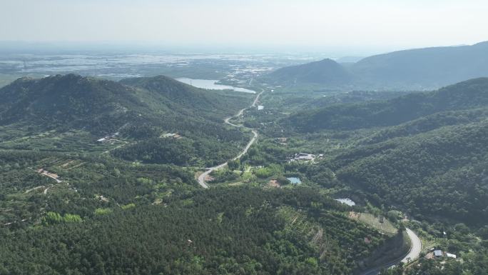 临沂费县山水山区航拍盘山路 蜿蜒山路水库