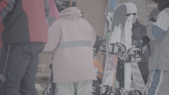 滑雪场游客滑雪休息区