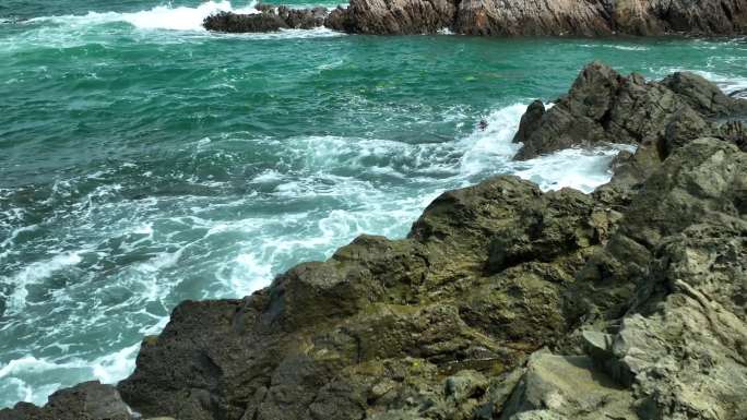 海浪打击礁石大海 海岸线 慢镜头海浪