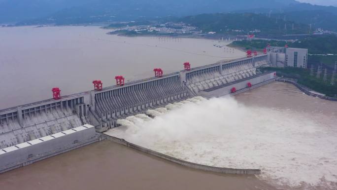 4K三峡大坝10个泄洪孔泄洪