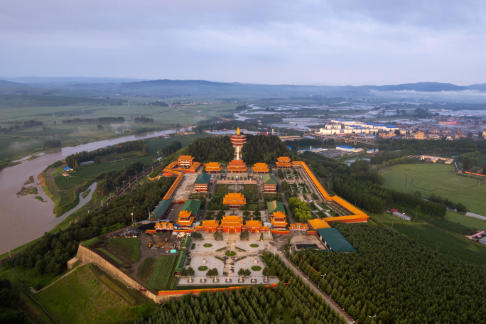 航拍报恩寺