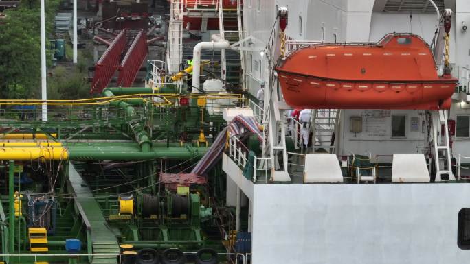轮船航拍修船造船造船厂港口重工业制造业