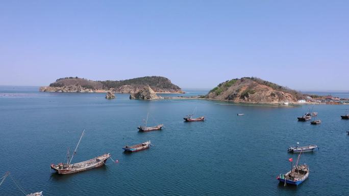 航拍渔船海水养殖区长海县海域海洋牧场