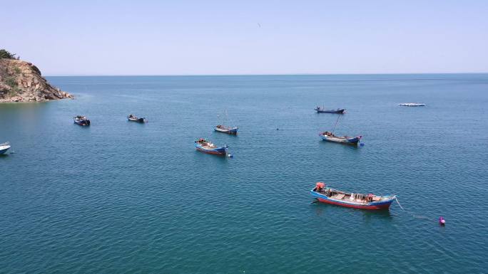 航拍渔船海水养殖区长海县海域海洋牧场