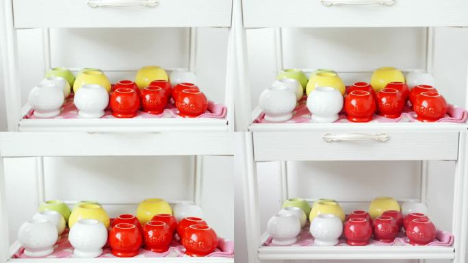 彩色陶瓷小罐子