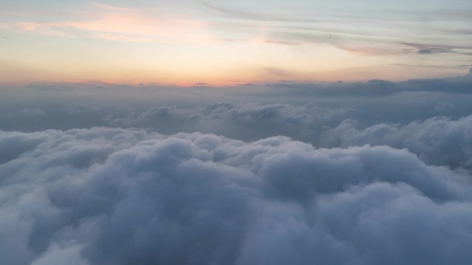 4K超清航拍山顶云海日出 无人机穿云