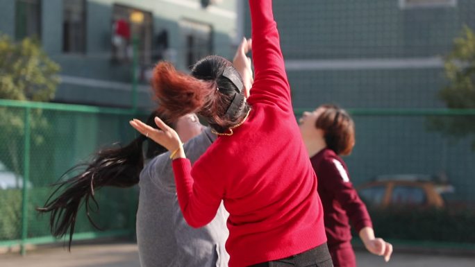 浙江新农村篮球场农民女子篮球队打篮球特写