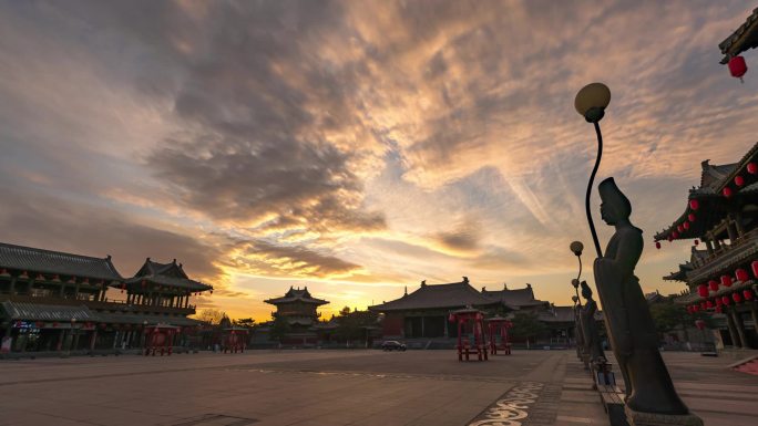 大同华严寺广场侍女灯延时视频