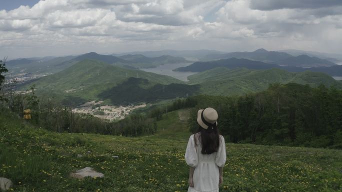 欣赏山顶风景4k航拍