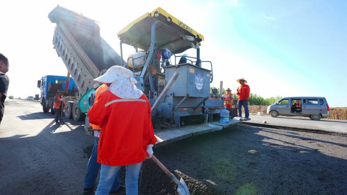 道路施工 修高速 路桥建设 铺路机作业