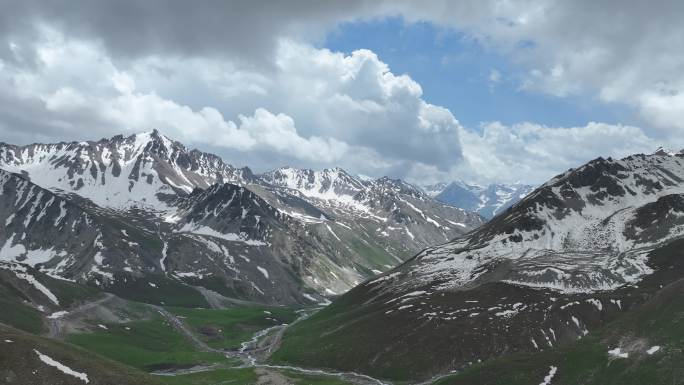 新疆独库公路雪景航拍