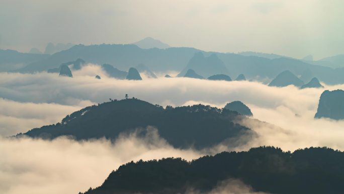 晨雾山峰延时 水墨画一般